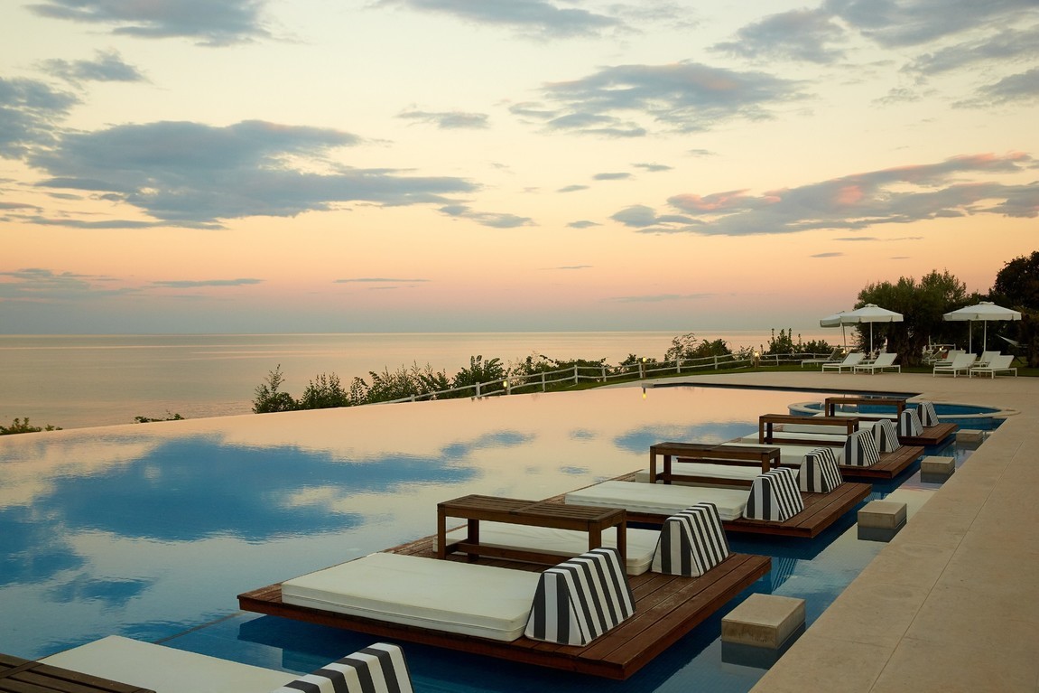 Cavo_Olympo_-_Pool_Landcscape_4