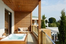 Cavo_Olympo_-_Deluxe_Suite_Hot_Tub_2