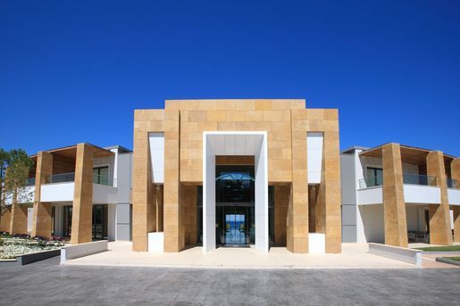 MAIN_ENTRANCE_1039